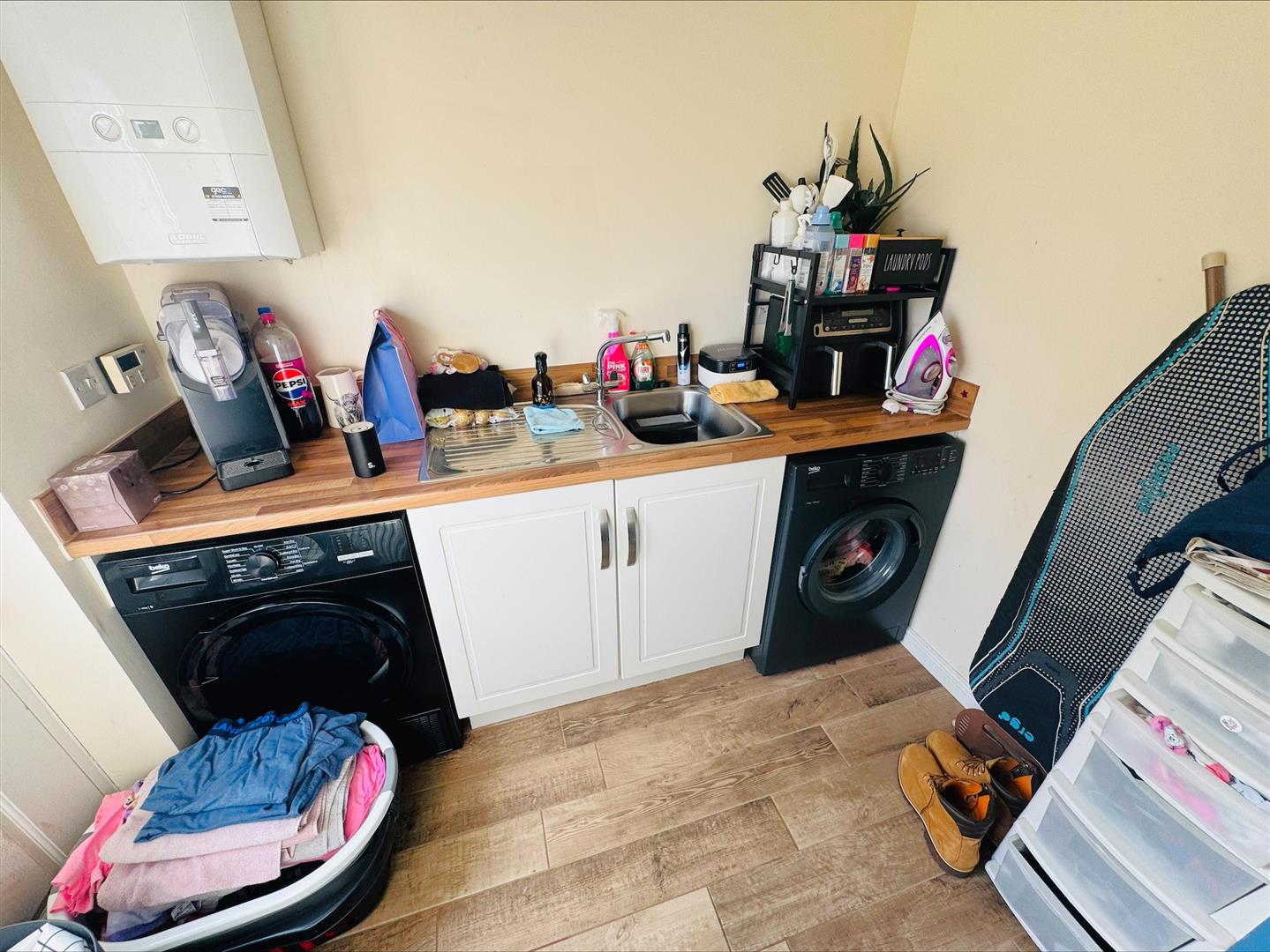 Heol Waungron, Carway, Kidwelly, SA17 4HY